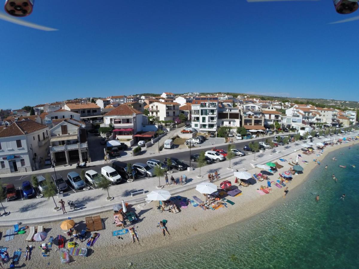 Beachfront Apartments Villa Sisa Primošten Extérieur photo